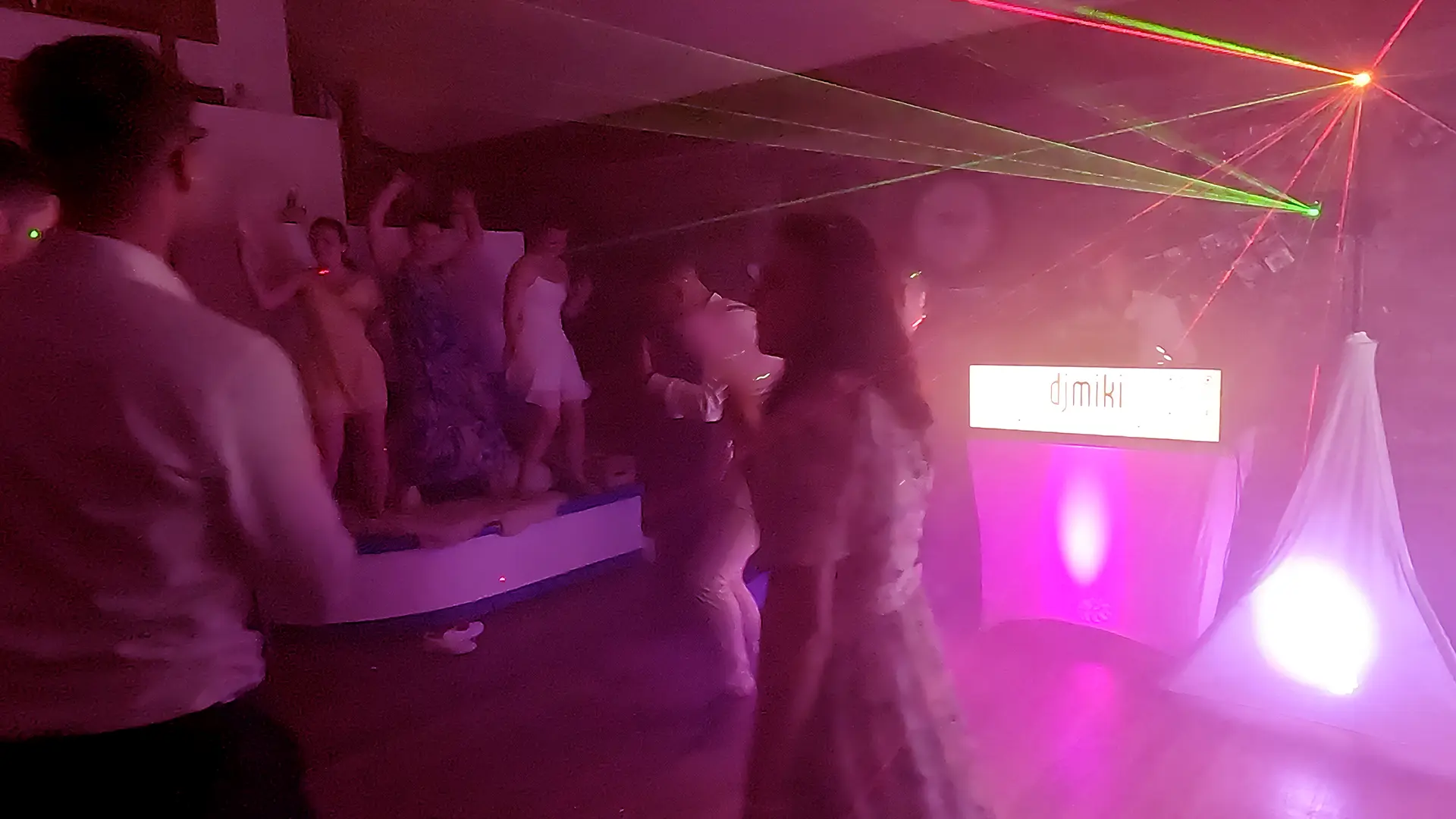 DJ Miki - fotograf i DJ na vaši svatbu i oslavu